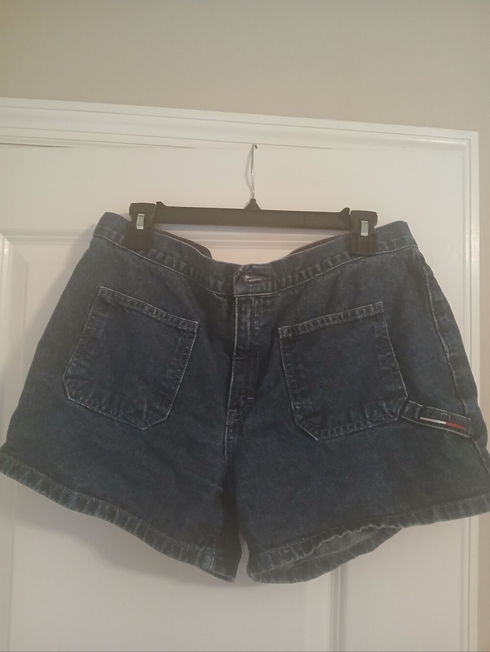 Tommy Hilfiger Pre-owned Clean High-Rise Dark Wash Denim Shorts - Women's